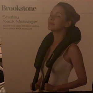 Shiatsu neck massager in box like new